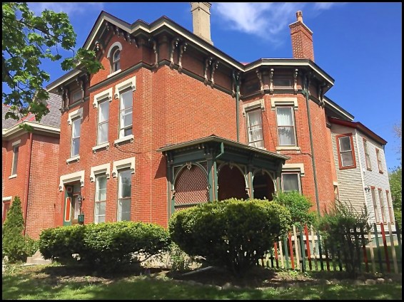 0001_639660773_large (1)